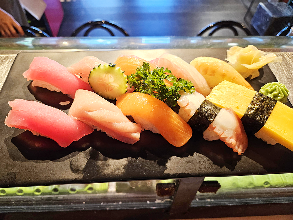 10-PC-nigiri-sushi